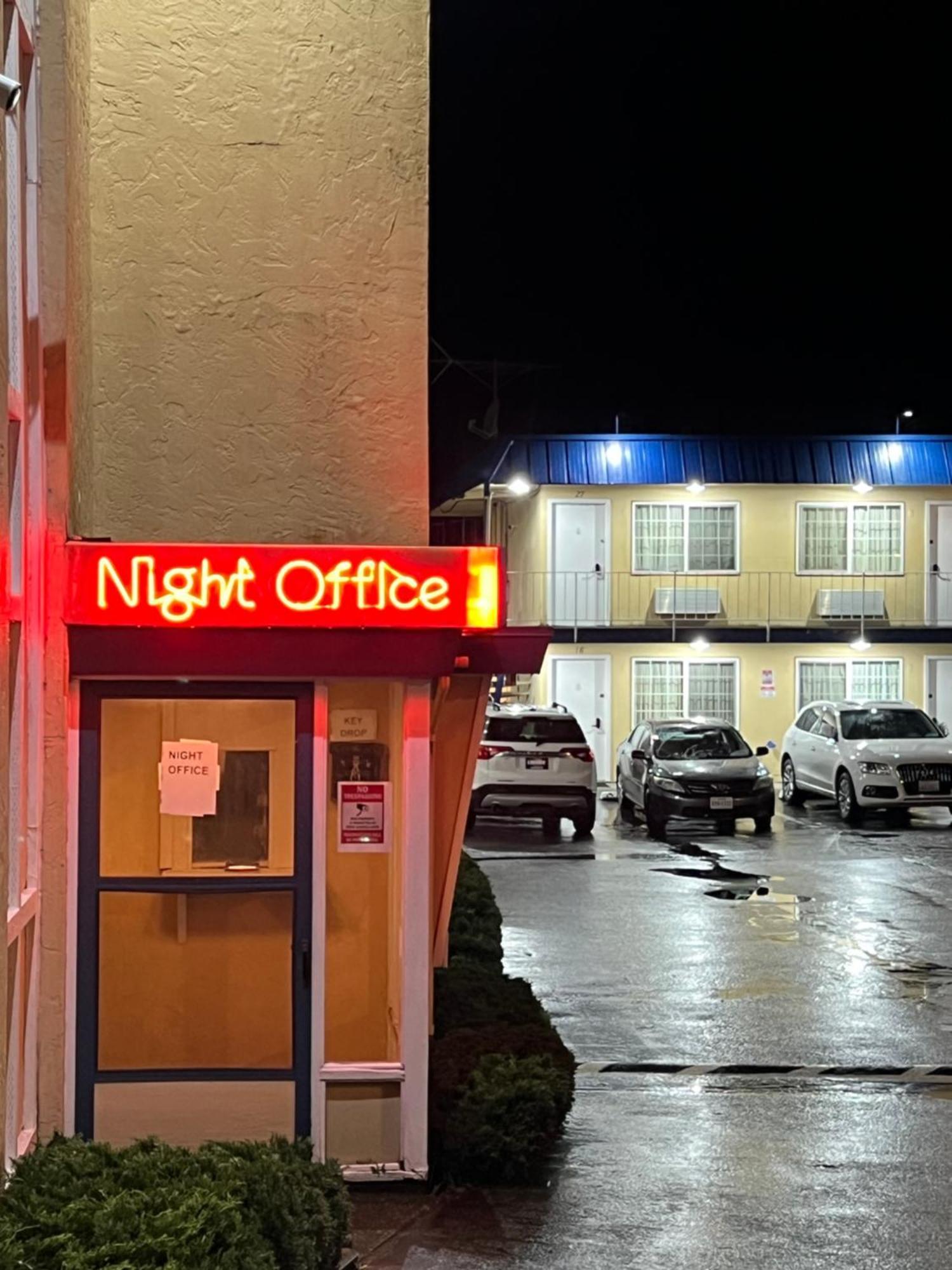 Columbus Motor Inn Seattle Exterior photo
