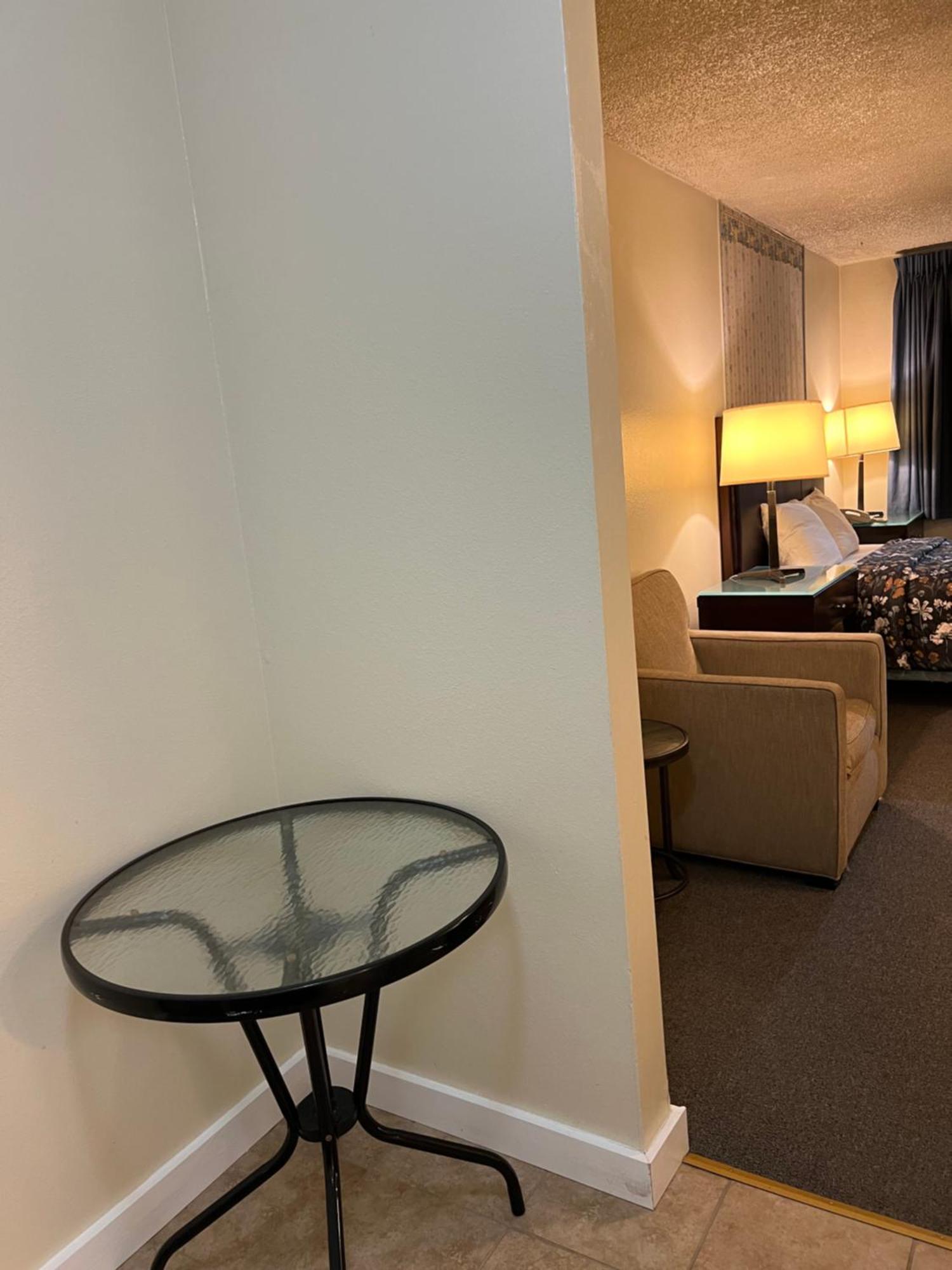 Columbus Motor Inn Seattle Room photo