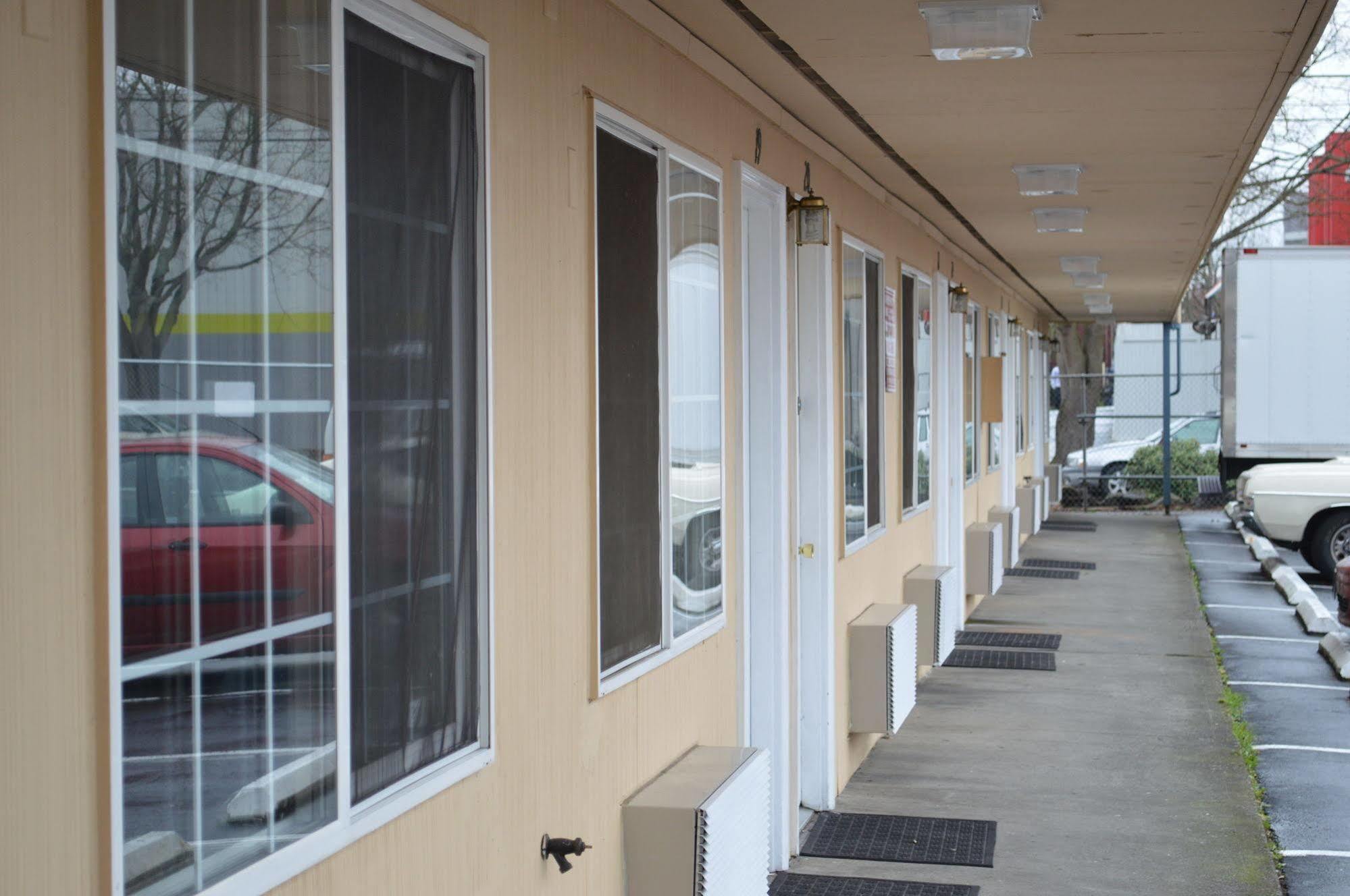 Columbus Motor Inn Seattle Exterior photo